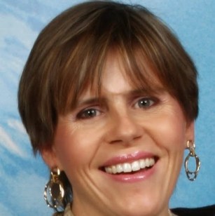 Sonya Kujawa-Myles is a registered nurse and lactation consultant who currently works both in an out-patient breastfeeding clinic at her local hospital and through a naturopathic clinic. She originally trained at Grey’s Hospital in Pietermaritzburg, in South Africa where she obtained her RN diploma, and worked in a level 3 NICU. After immigrating to Canada in the late 1990’s she completed both her BScN and her MScN via distance education at Lakehead University and the University of Ottawa respectively. Her Master’s thesis was focused on the relationship between intravenous fluids given to mothers in the peripartum period and postpartum breast swelling. She remains a passionate advocate for the rights of women transitioning into motherhood